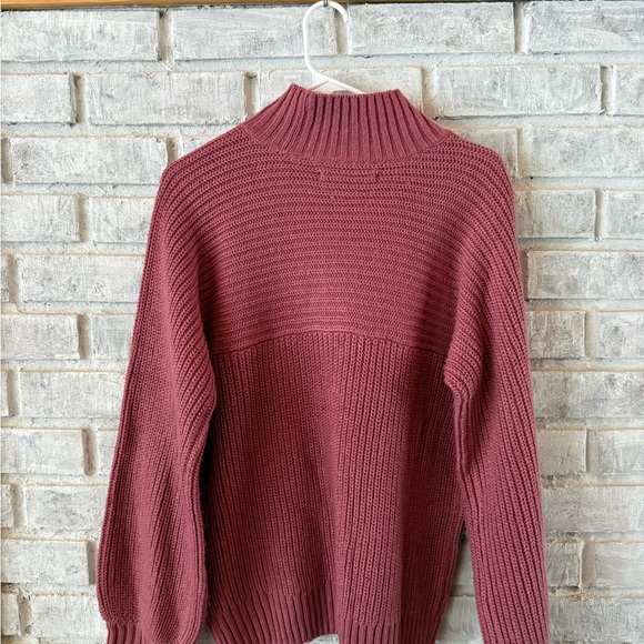 Chic Ribbed Turtleneck Sweater - Rich Burgundy - Picture 3 of 3